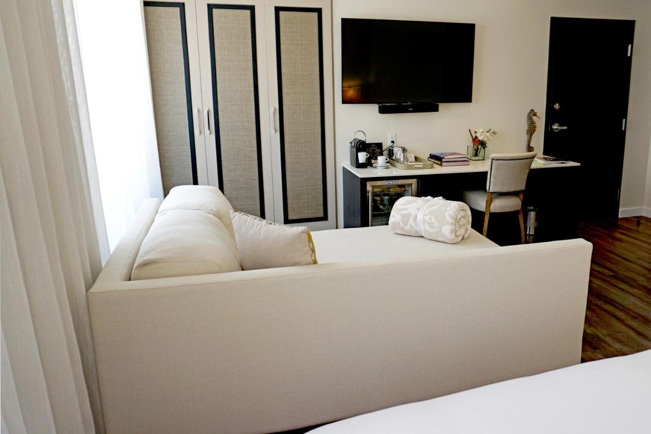 Deluxe Suite at The Marlin Hotel