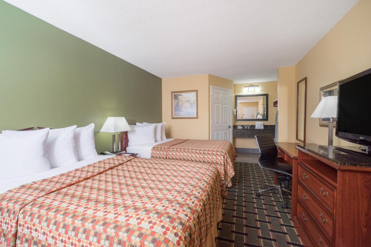 Double Room with Two Double Beds - Non-Smoking at Howard Johnson by Wyndham Dalton