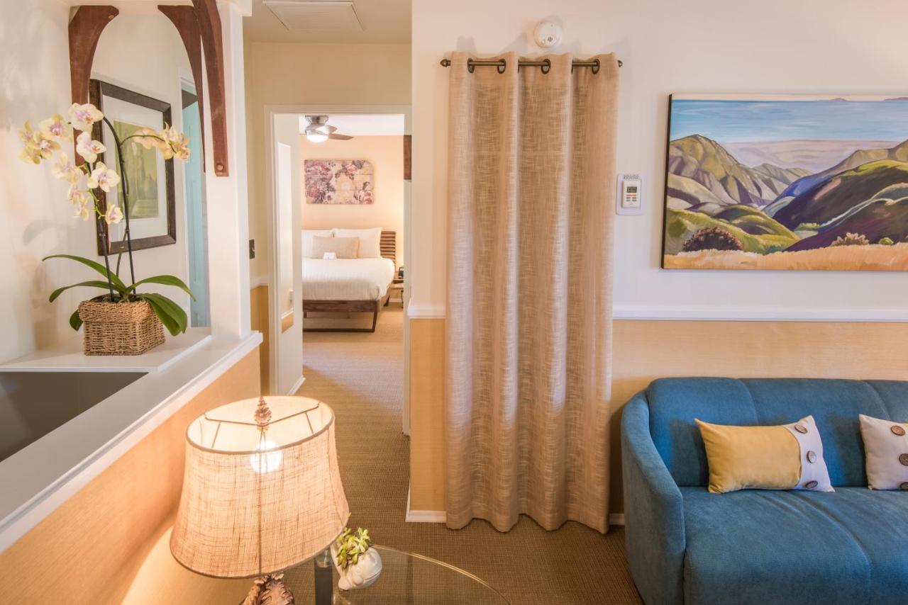 Deluxe Queen Studio - Three at Harbor House Inn