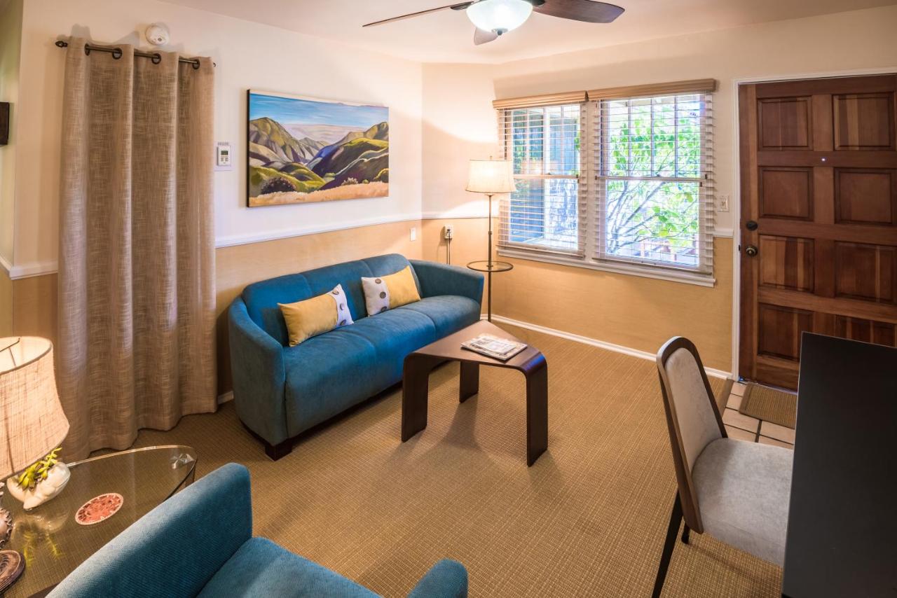 Deluxe Queen Studio - Three at Harbor House Inn
