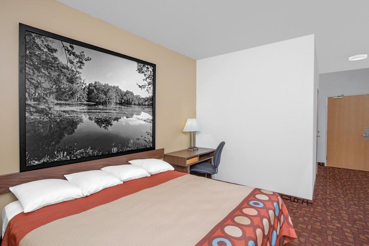 | Super 8 by Wyndham Three Rivers