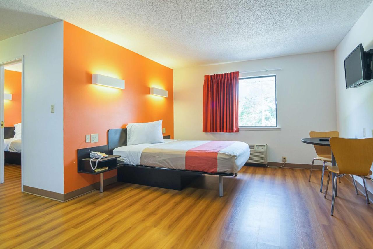 | Motel 6-Jonesboro, GA