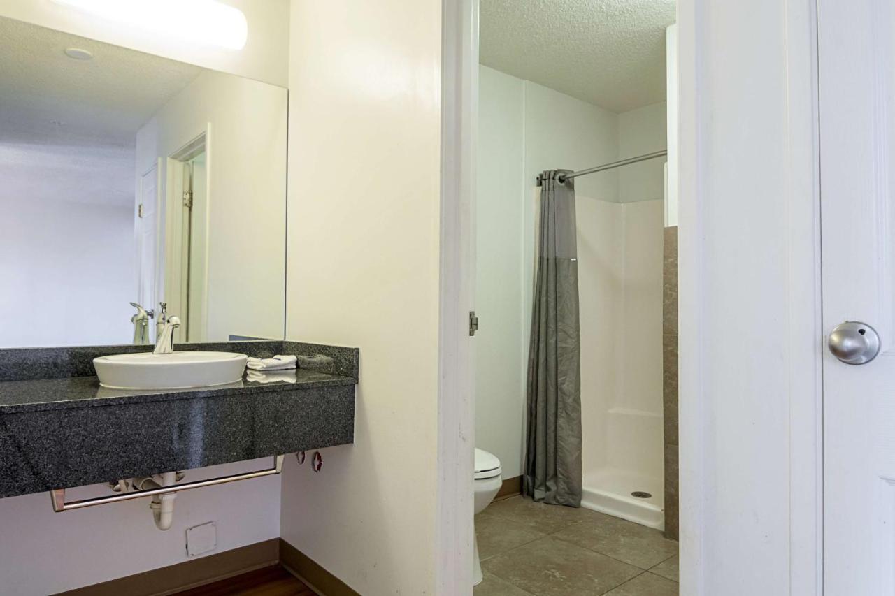 | Motel 6-Jonesboro, GA