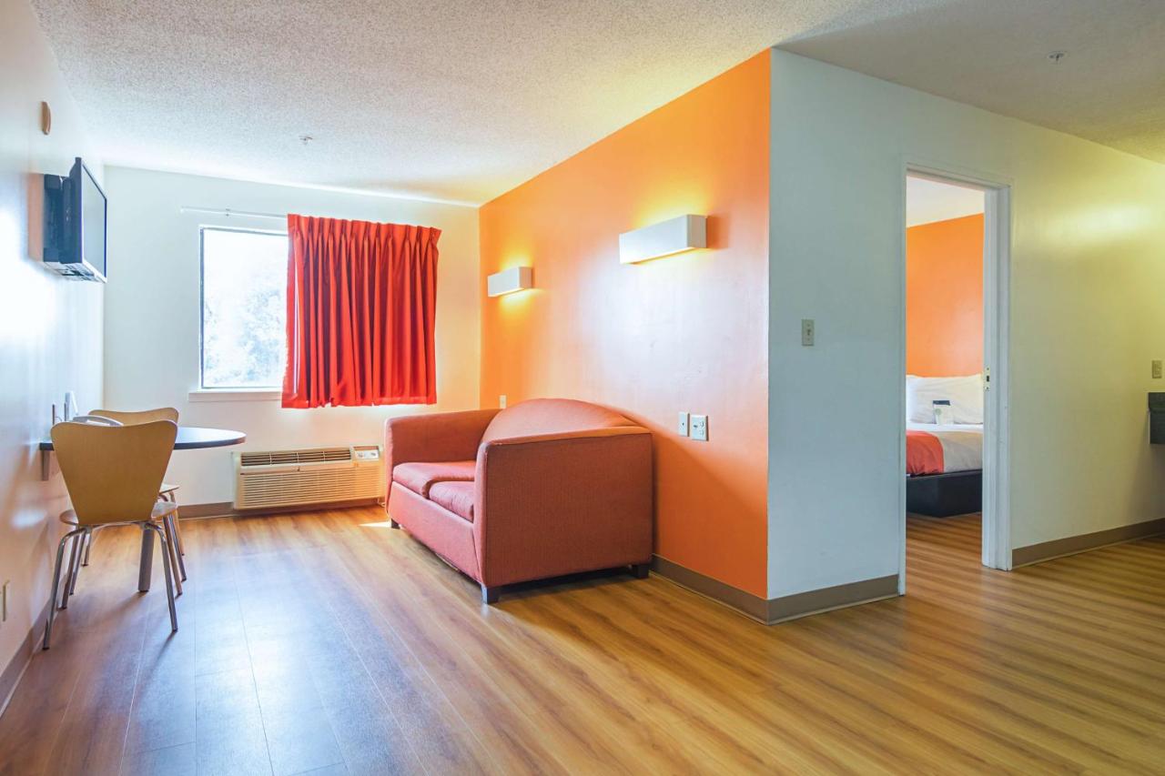 | Motel 6-Jonesboro, GA