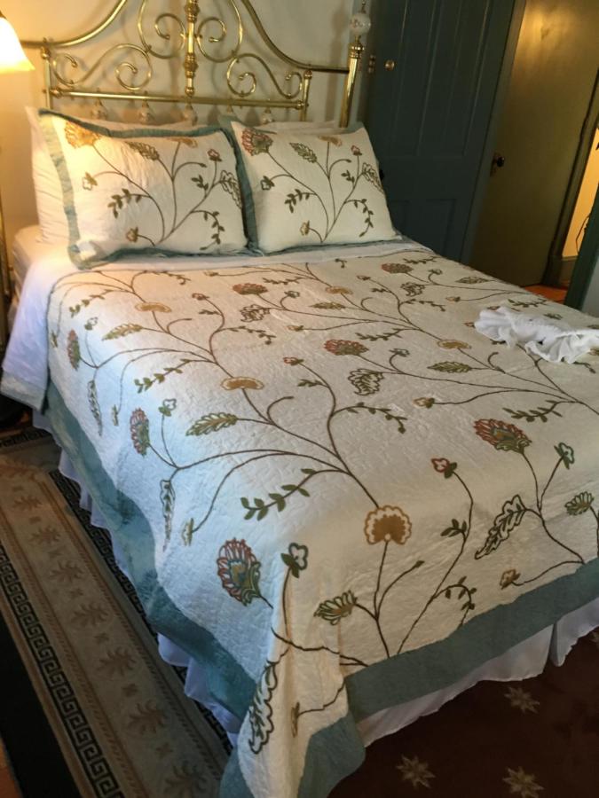 | Parsonage Inn Bed and Breakfast