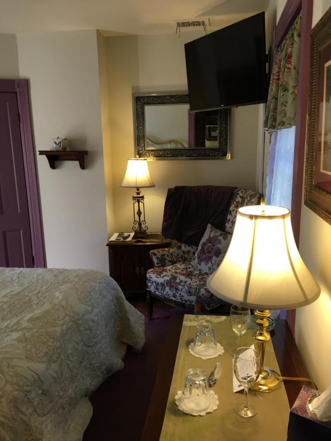 | Parsonage Inn Bed and Breakfast