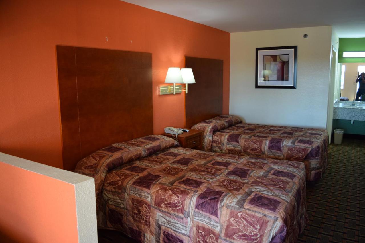 Double Room with Two Double Beds at Royal Inn Douglasville