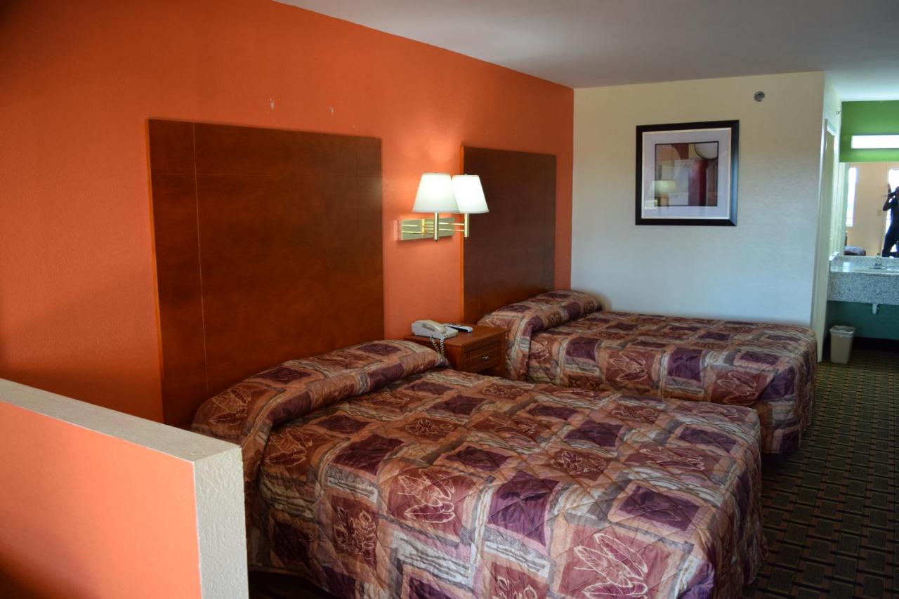 Double Room with Two Double Beds at Royal Inn Douglasville