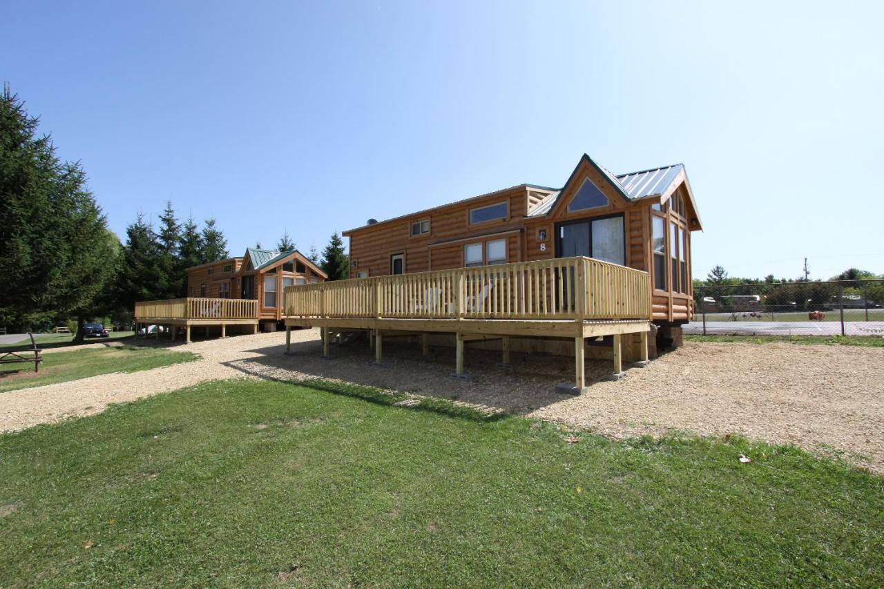 | Lakeland RV Campground Loft Cabin 1
