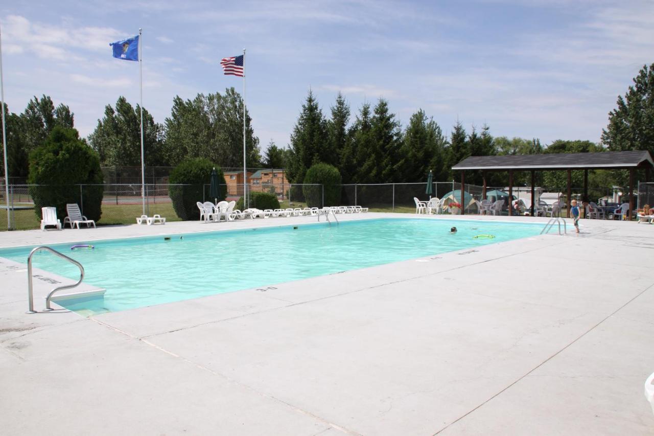 | Lakeland RV Campground Loft Cabin 1