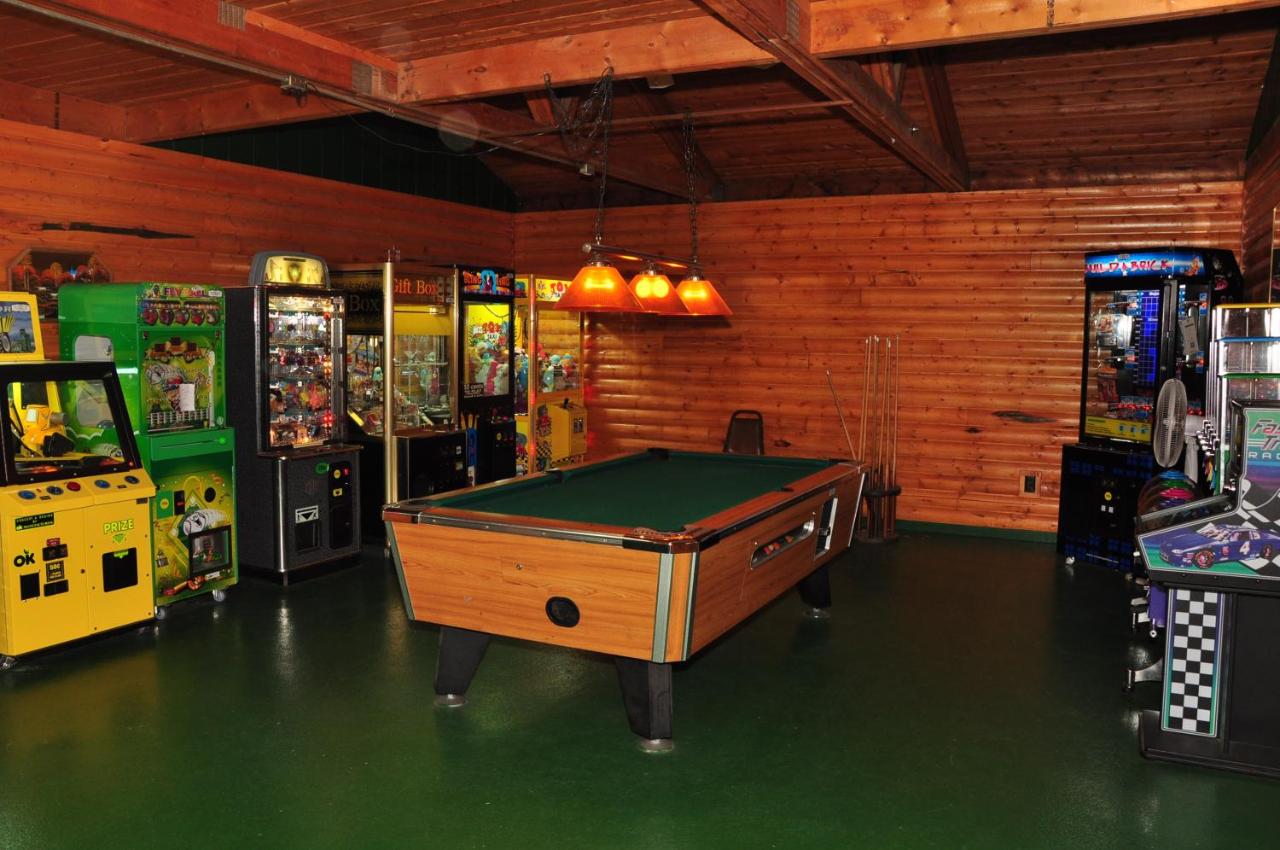  | Arrowhead Camping Resort Loft Cabin 20