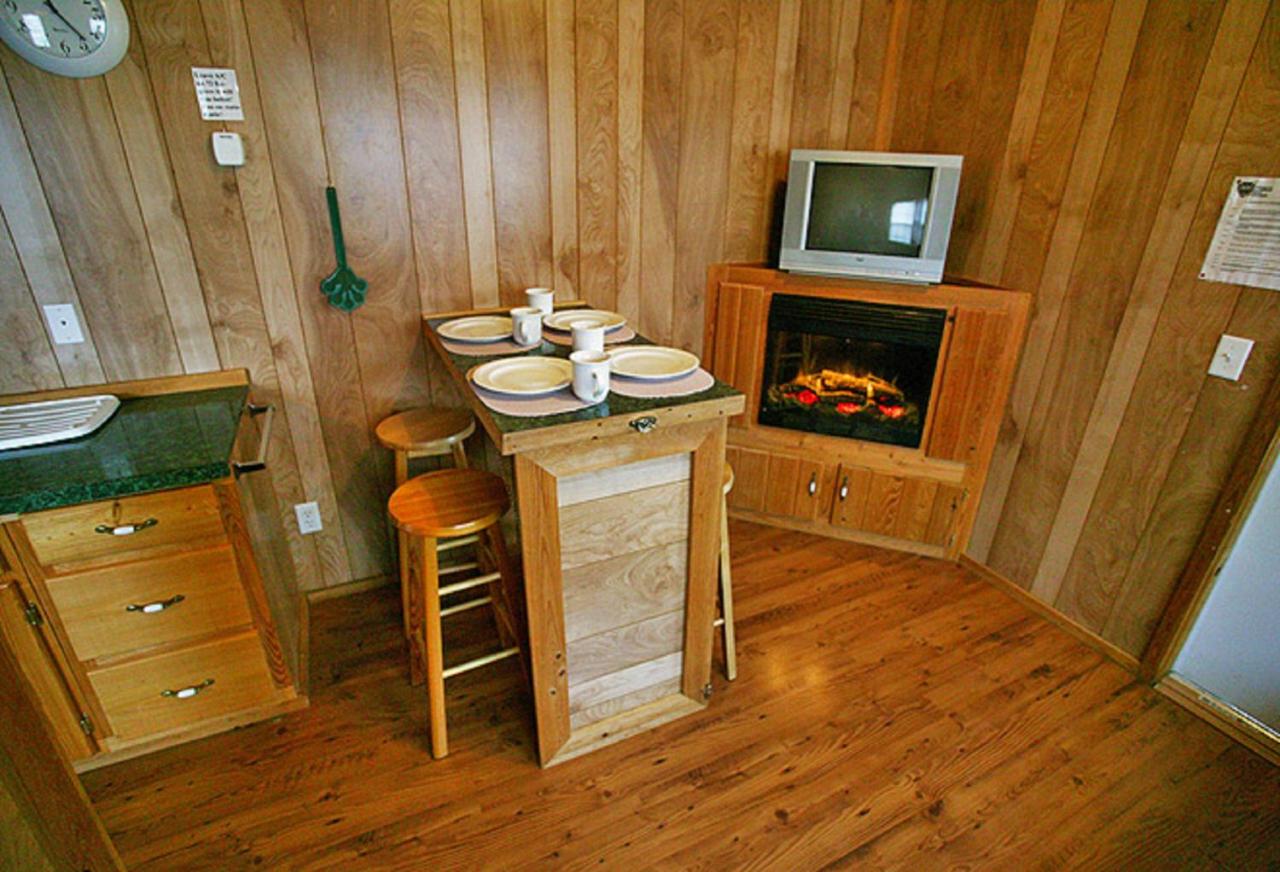 | Arrowhead Camping Resort Deluxe Cabin 14