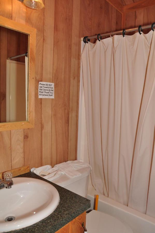 | Arrowhead Camping Resort Deluxe Cabin 14