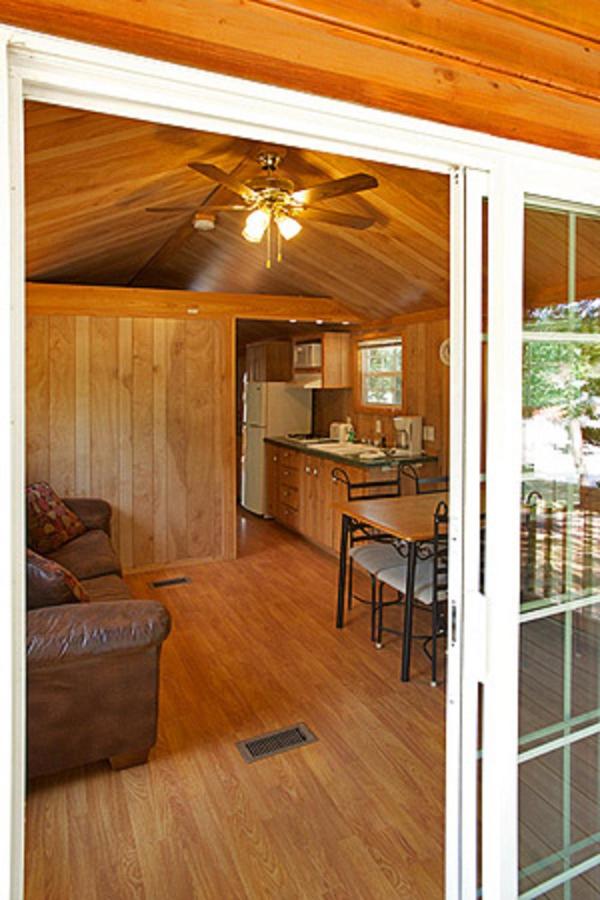 | Arrowhead Camping Resort Deluxe Cabin 4