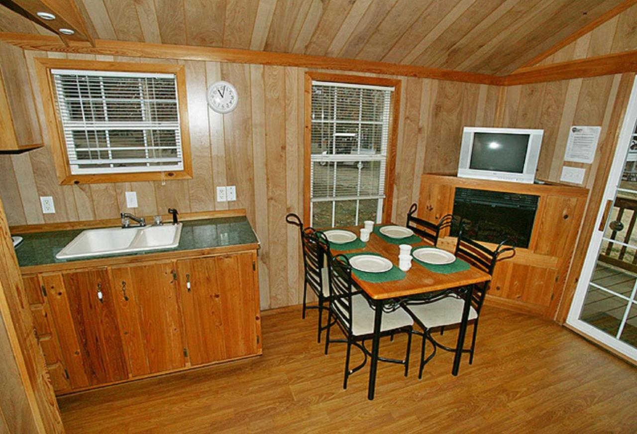 | Arrowhead Camping Resort Deluxe Cabin 4