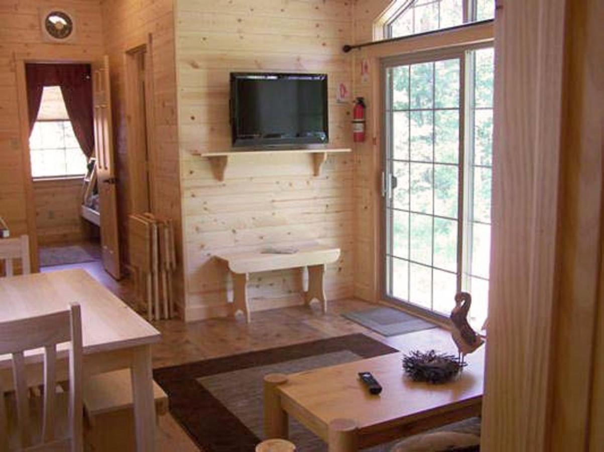 | Lakeland RV Campground Cottage 15