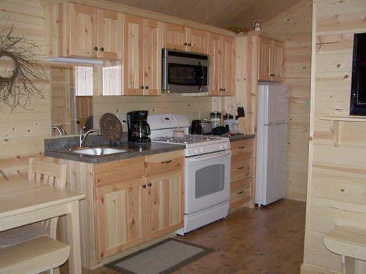 | Lakeland RV Campground Cottage 15