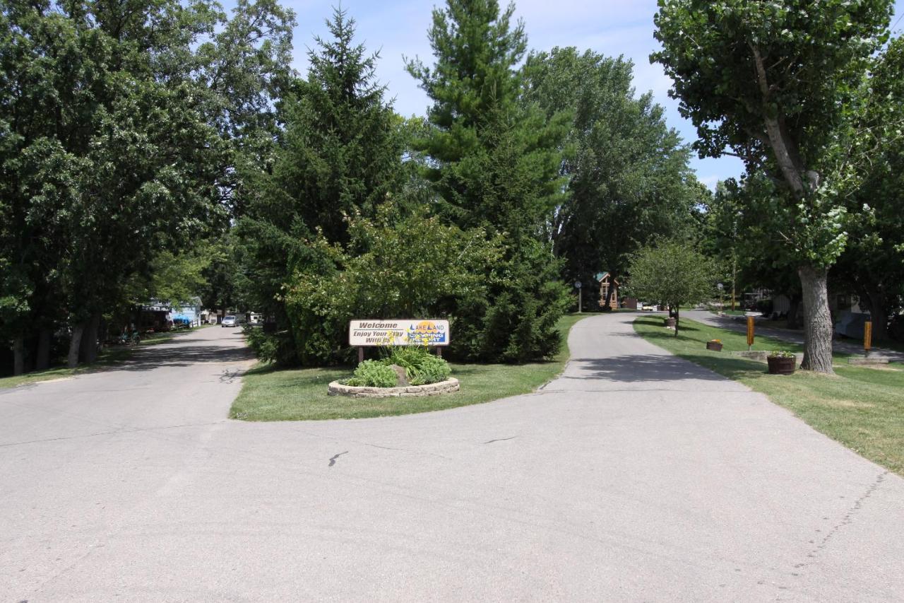 | Lakeland RV Campground Cottage 15