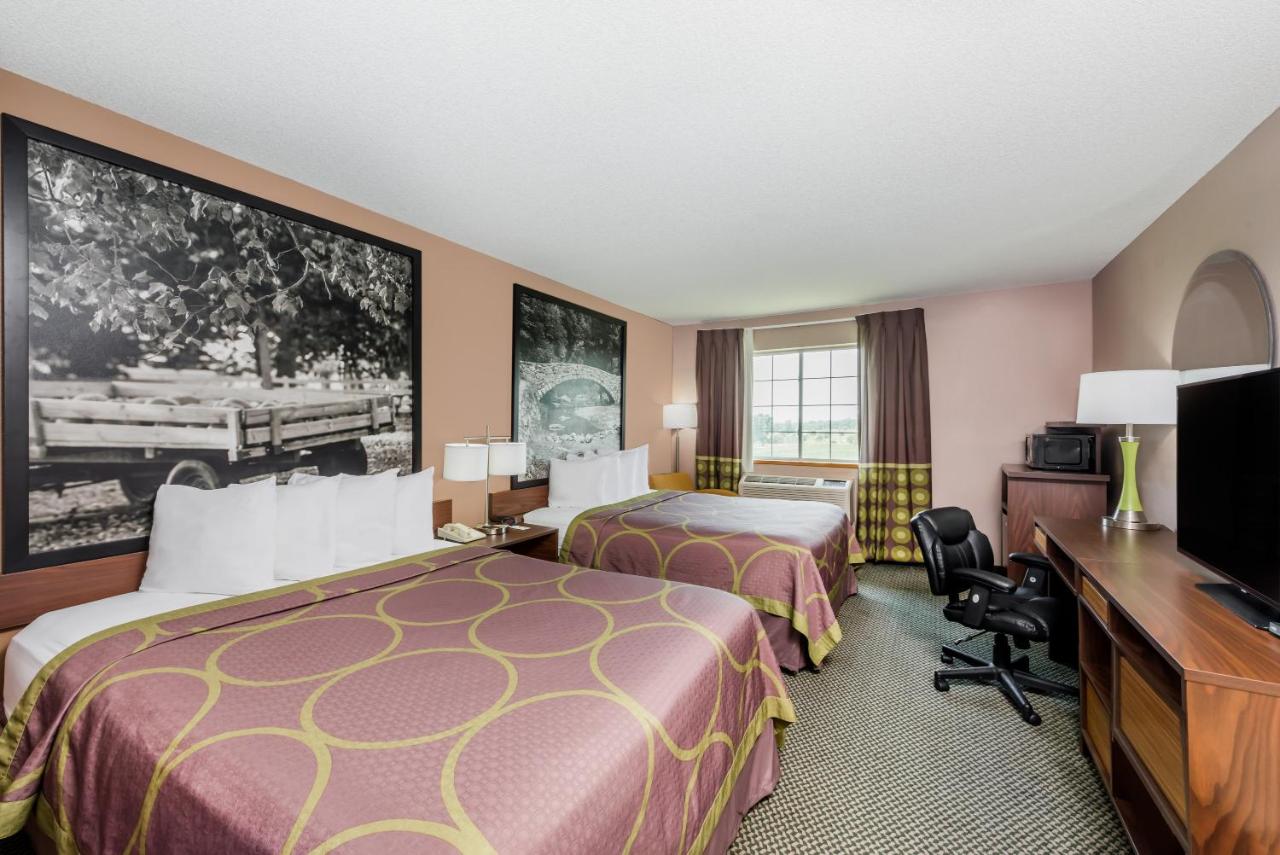 | Super 8 by Wyndham Winfield-Quail Ridge Area