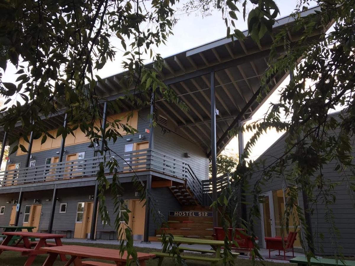 | HOSTEL 512