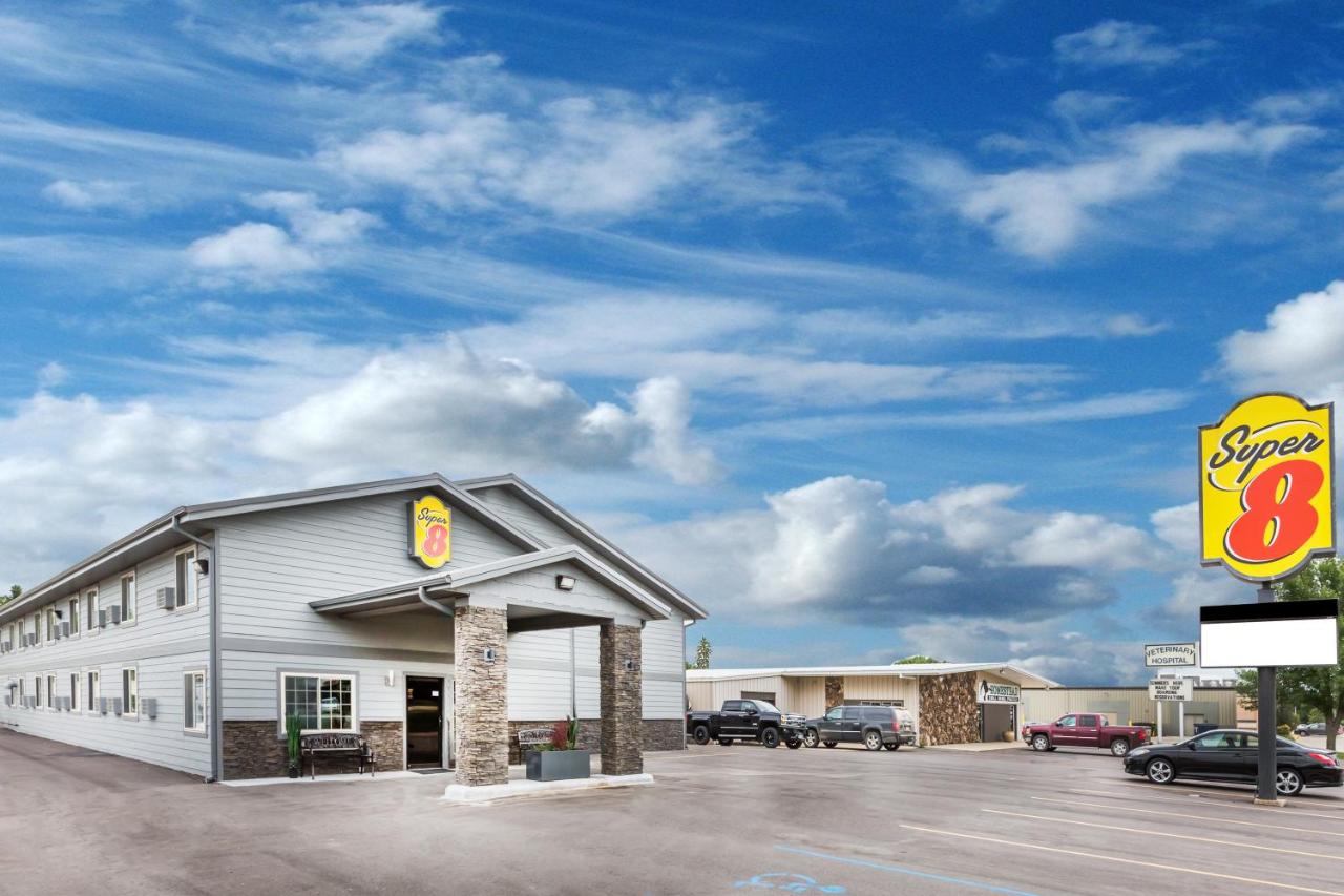 | Super 8 by Wyndham Spencer
