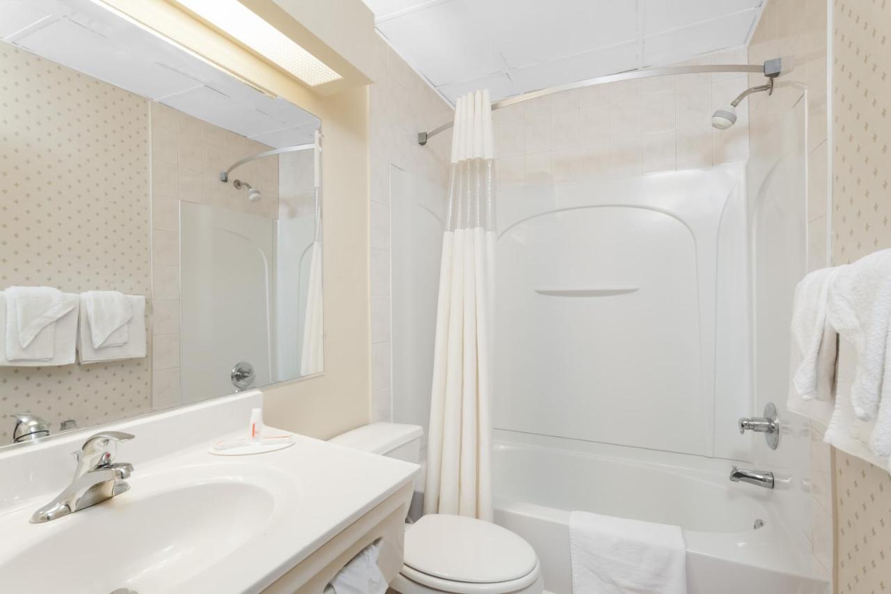 King Studio Suite - Non-Smoking at Days Inn by Wyndham Tannersville