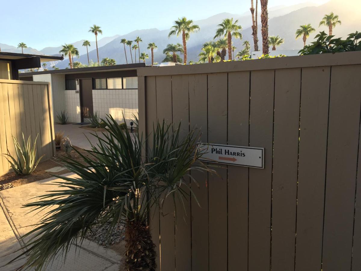 | Ocotillo Lodge