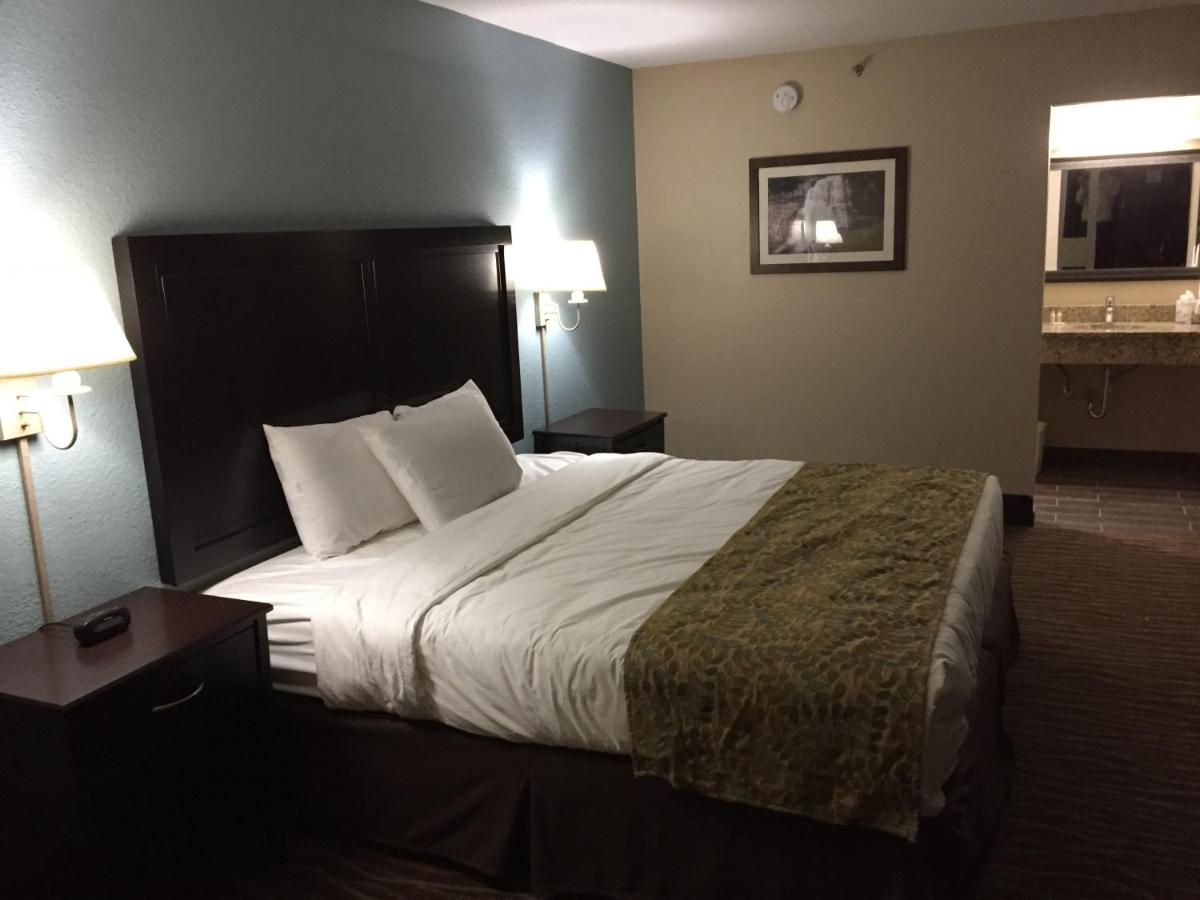 King Room - Accessible/Non-Smoking at Cascades Mountain Resort, Ascend Hotel Collection