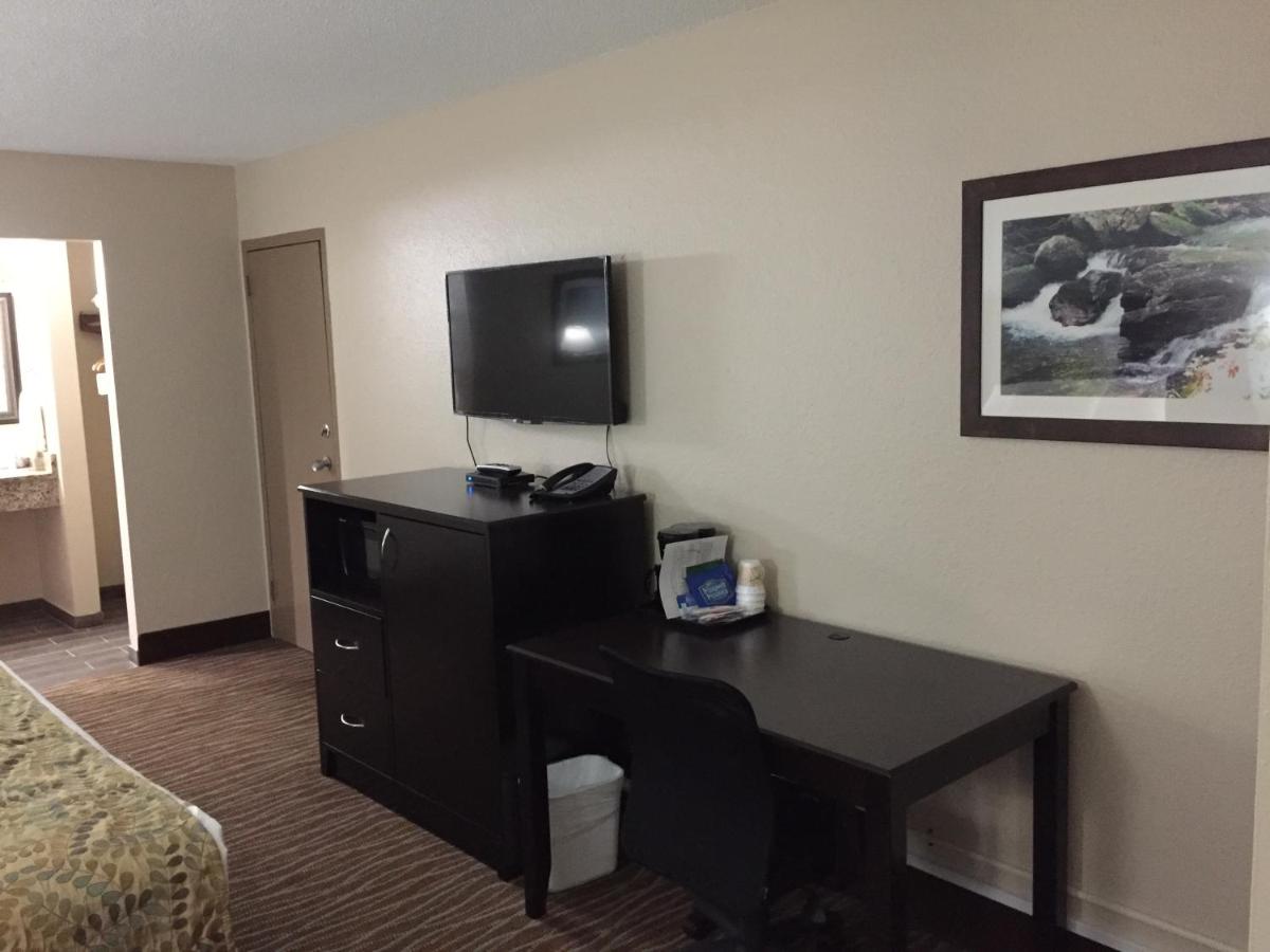 Queen Suite with Two Queen Beds - Non-Smoking at Cascades Mountain Resort, Ascend Hotel Collection