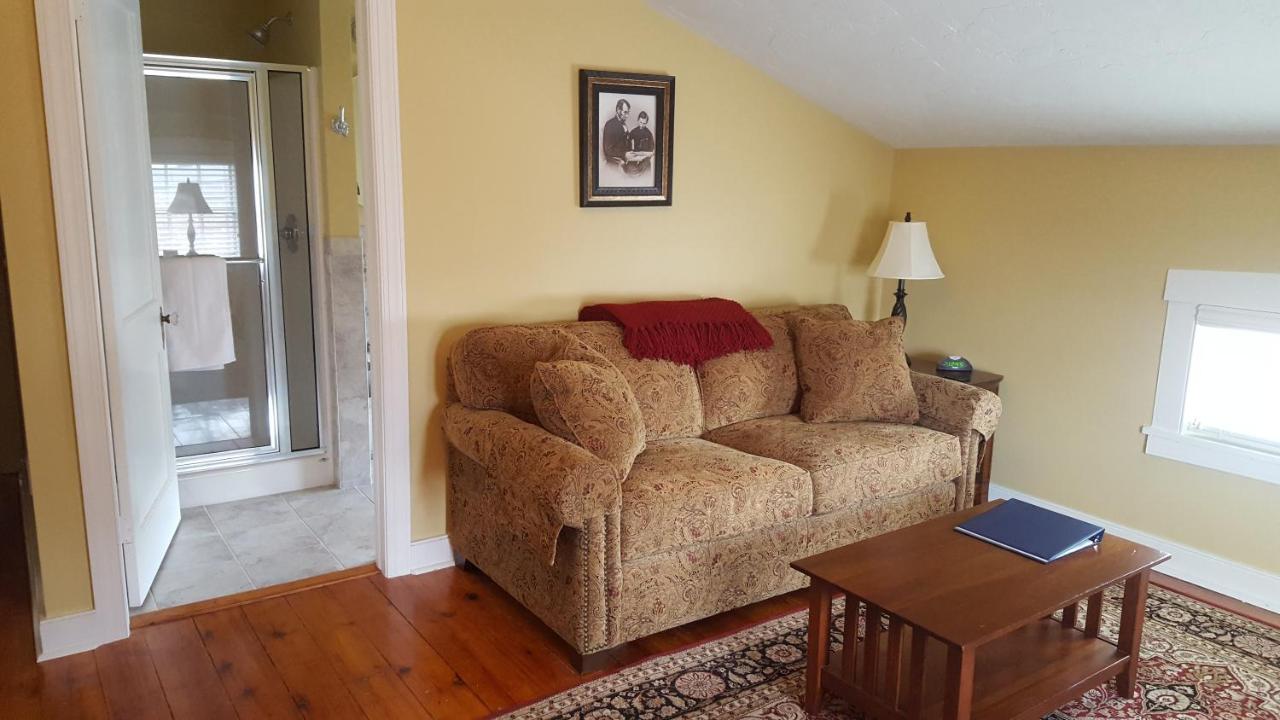  | The Swope Manor Bed & Breakfast