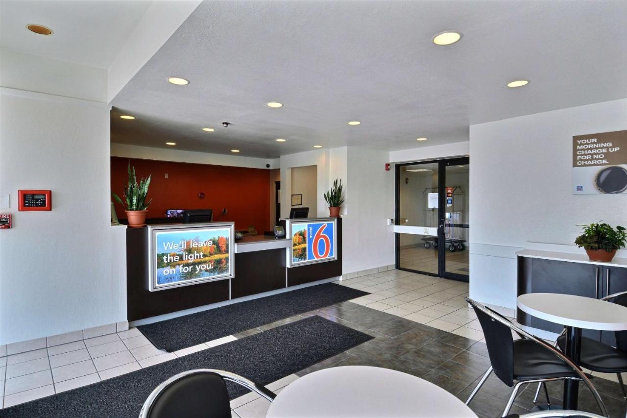 | Motel 6-Danvers, MA - Boston North
