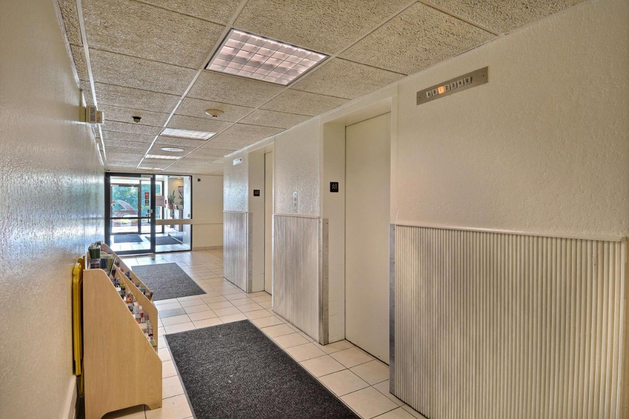 | Motel 6-Danvers, MA - Boston North