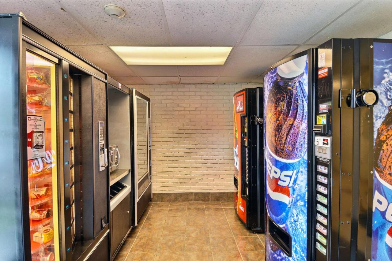 | Motel 6-Danvers, MA - Boston North