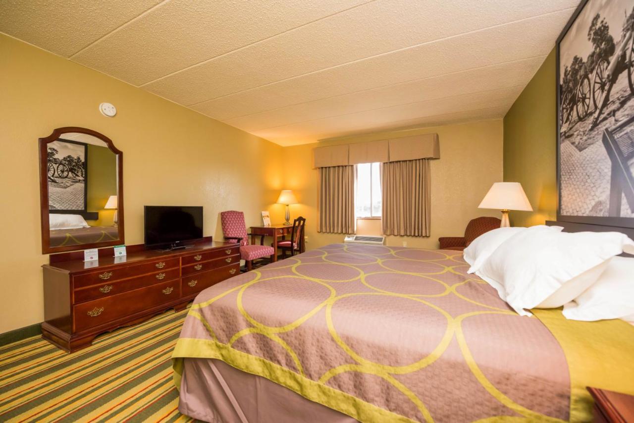King Room - Non-Smoking at Super 8 by Wyndham Frederick