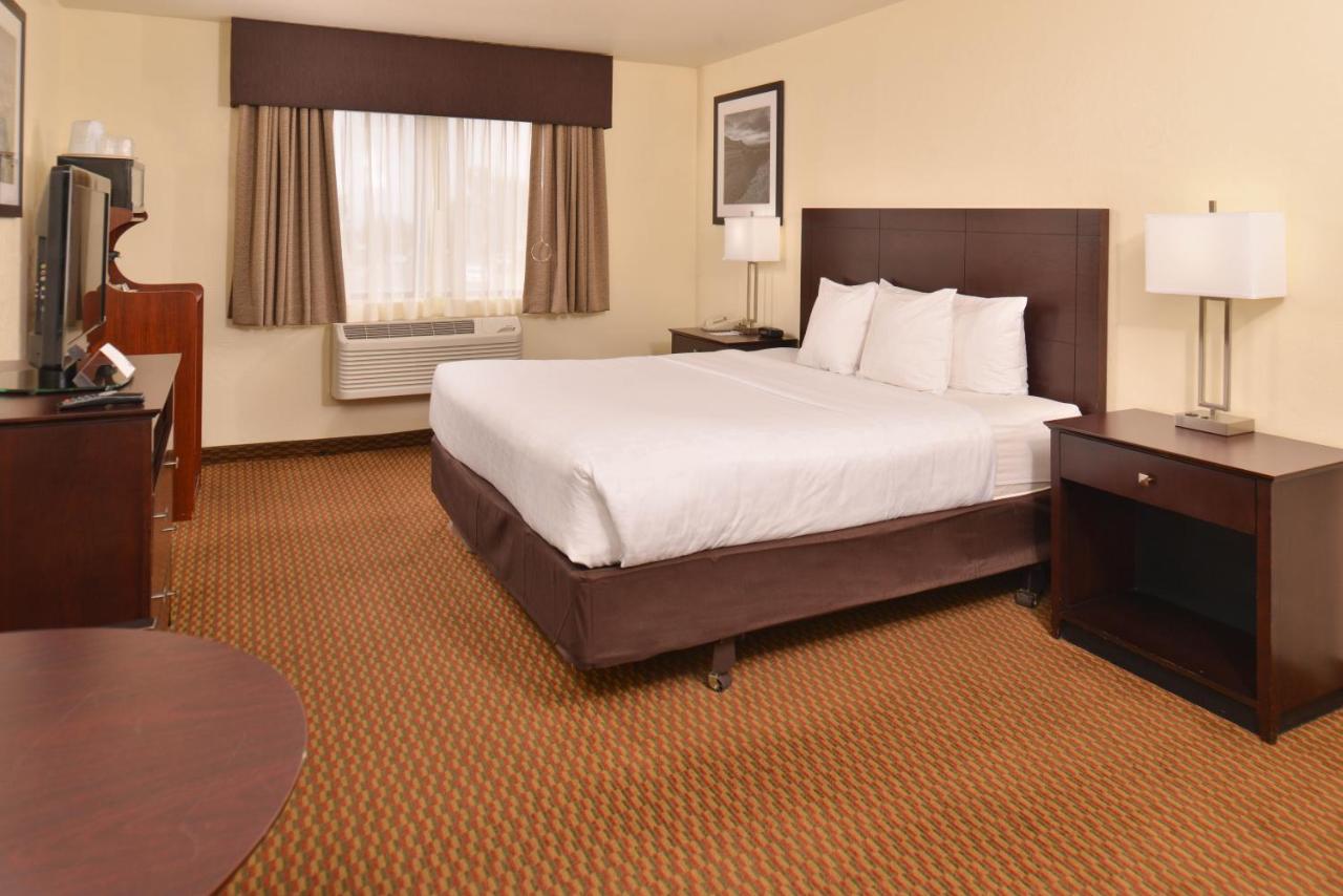 Queen Room - Accessible/Non-Smoking at Clarion Inn Page - Lake Powell
