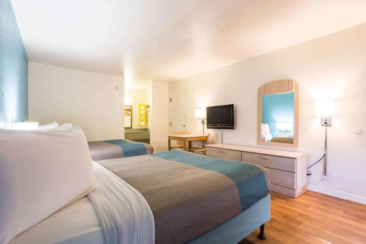 | Motel 6-Spring Hill, FL - Weeki Wachee