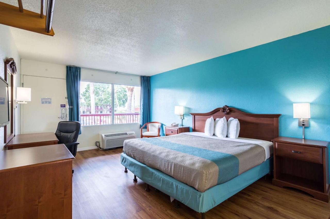  | Motel 6-Spring Hill, FL - Weeki Wachee