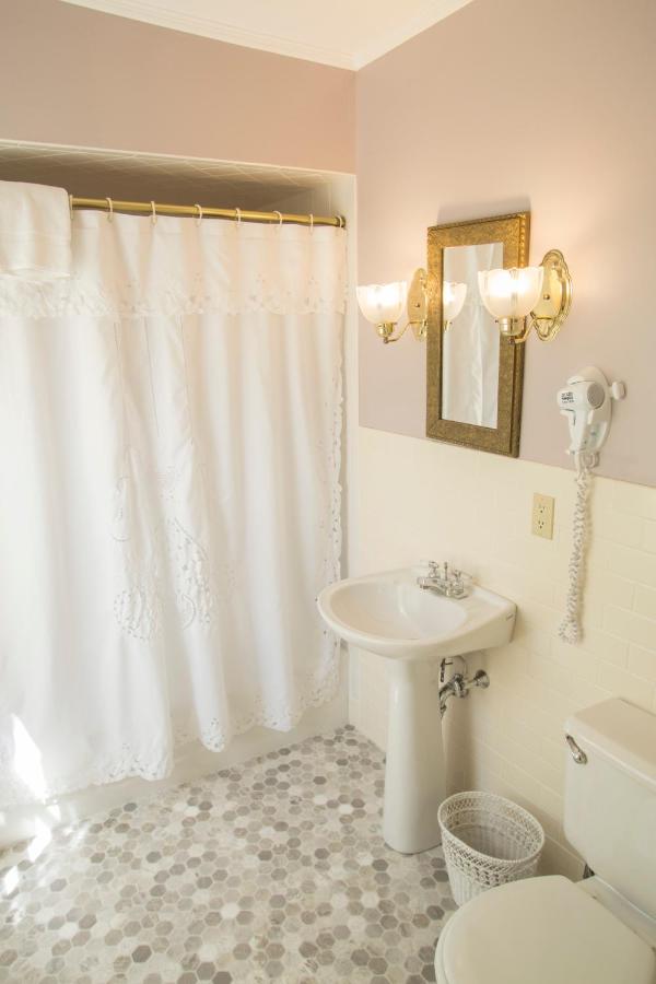 | Brook Farm Inn