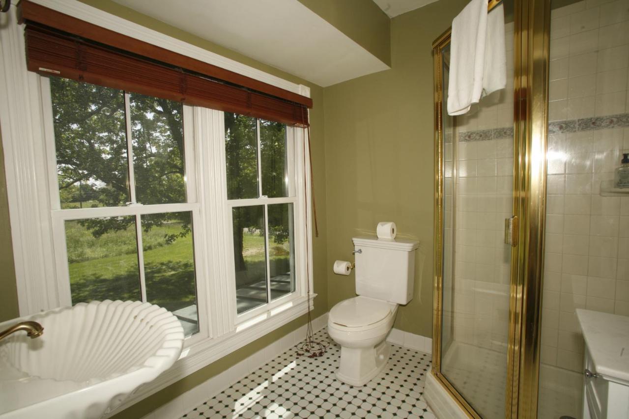 | George Brooks House B&B