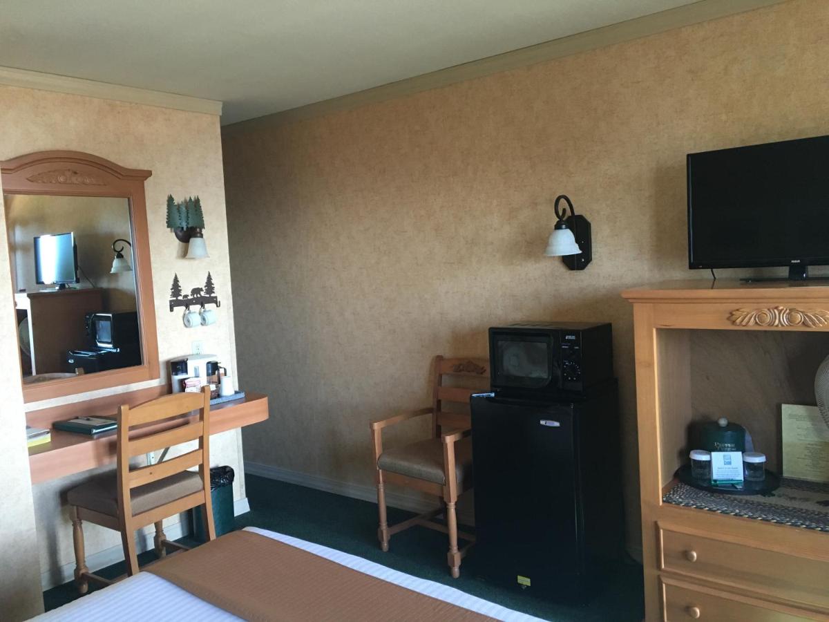 | Pepper Tree Inn Tahoe City