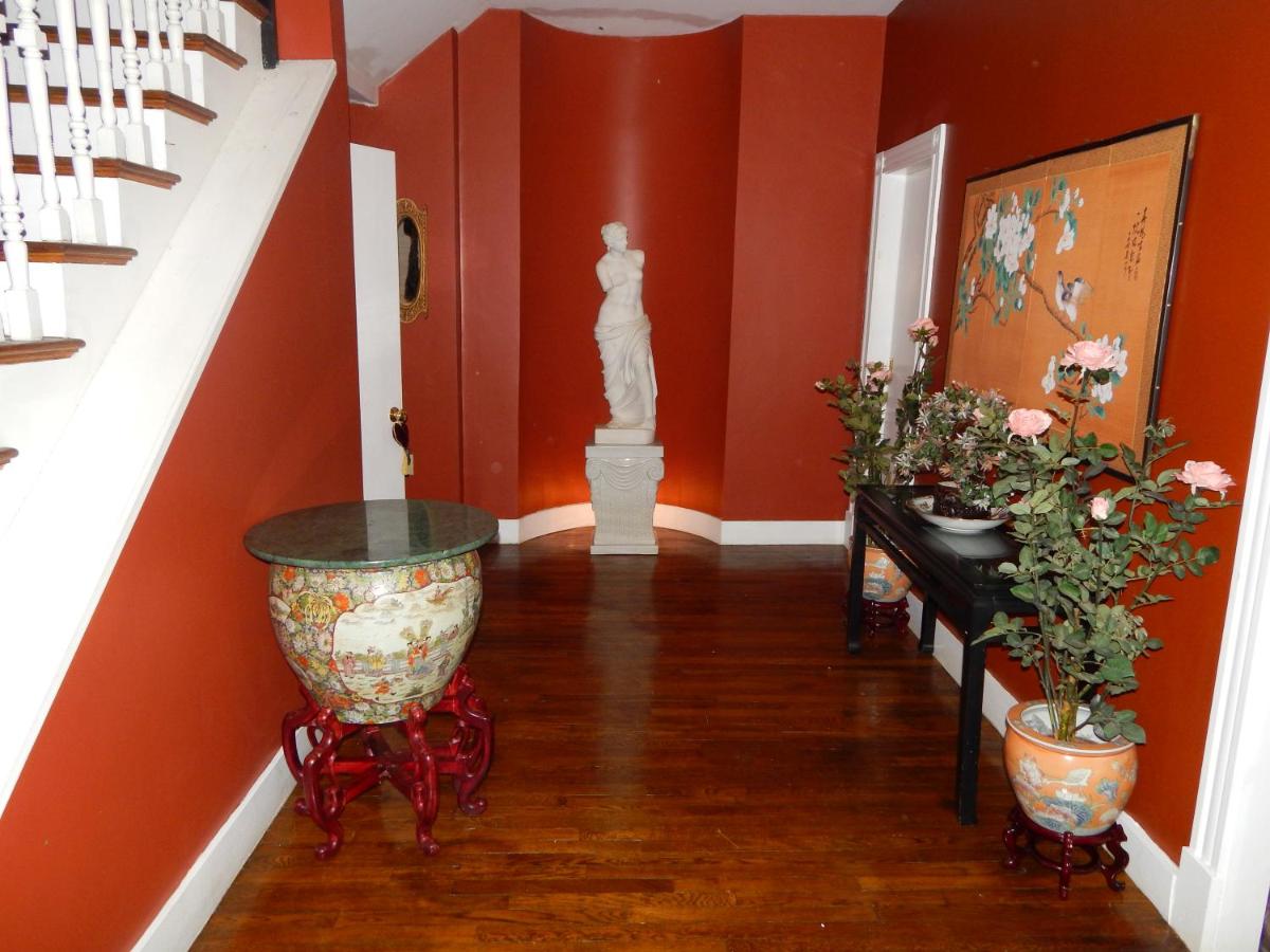 | Château sur Mer Bed & Breakfast