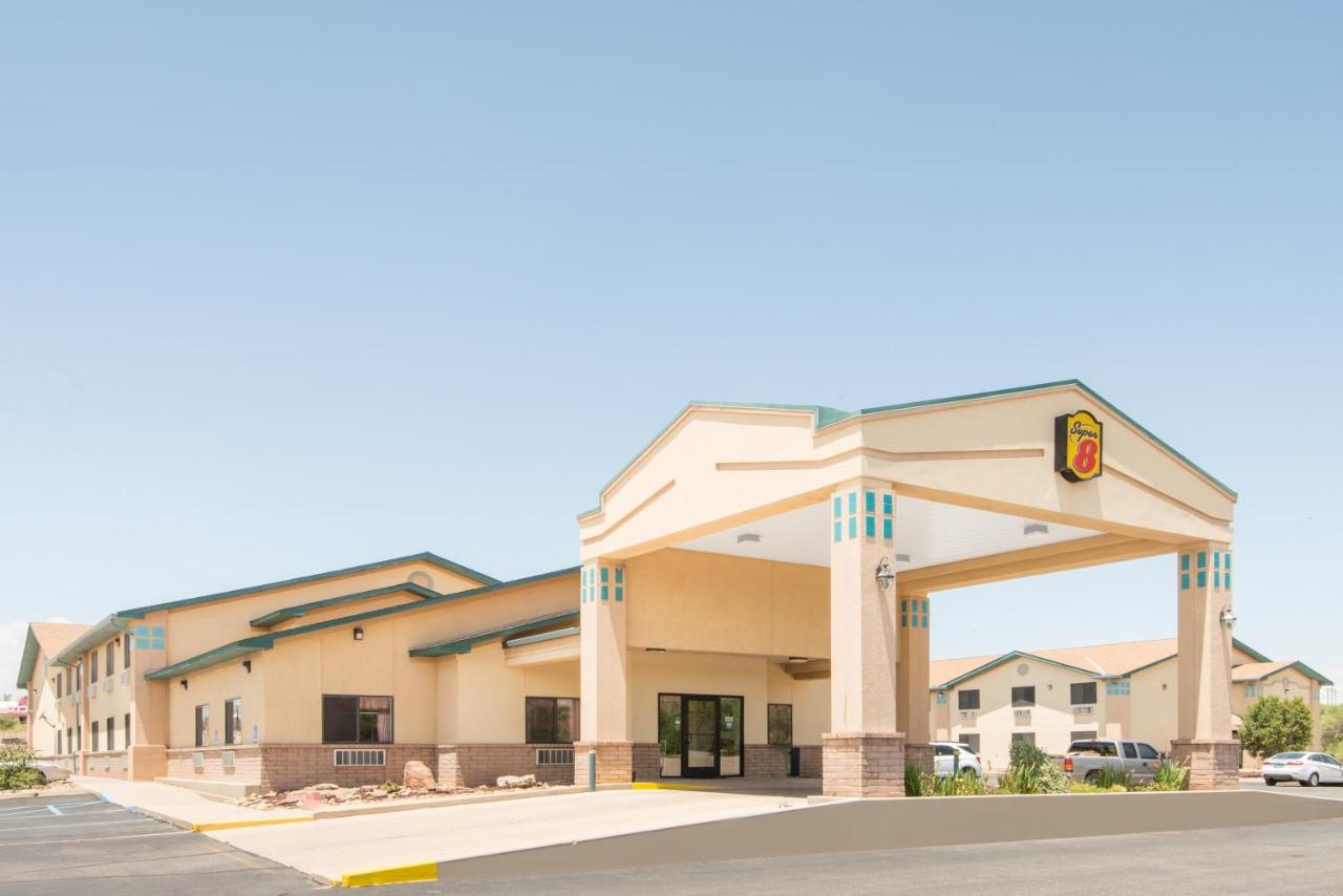 | Super 8 by Wyndham Santa Rosa
