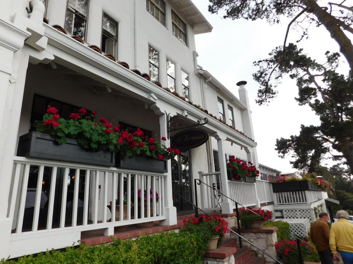 | Tally Ho Inn