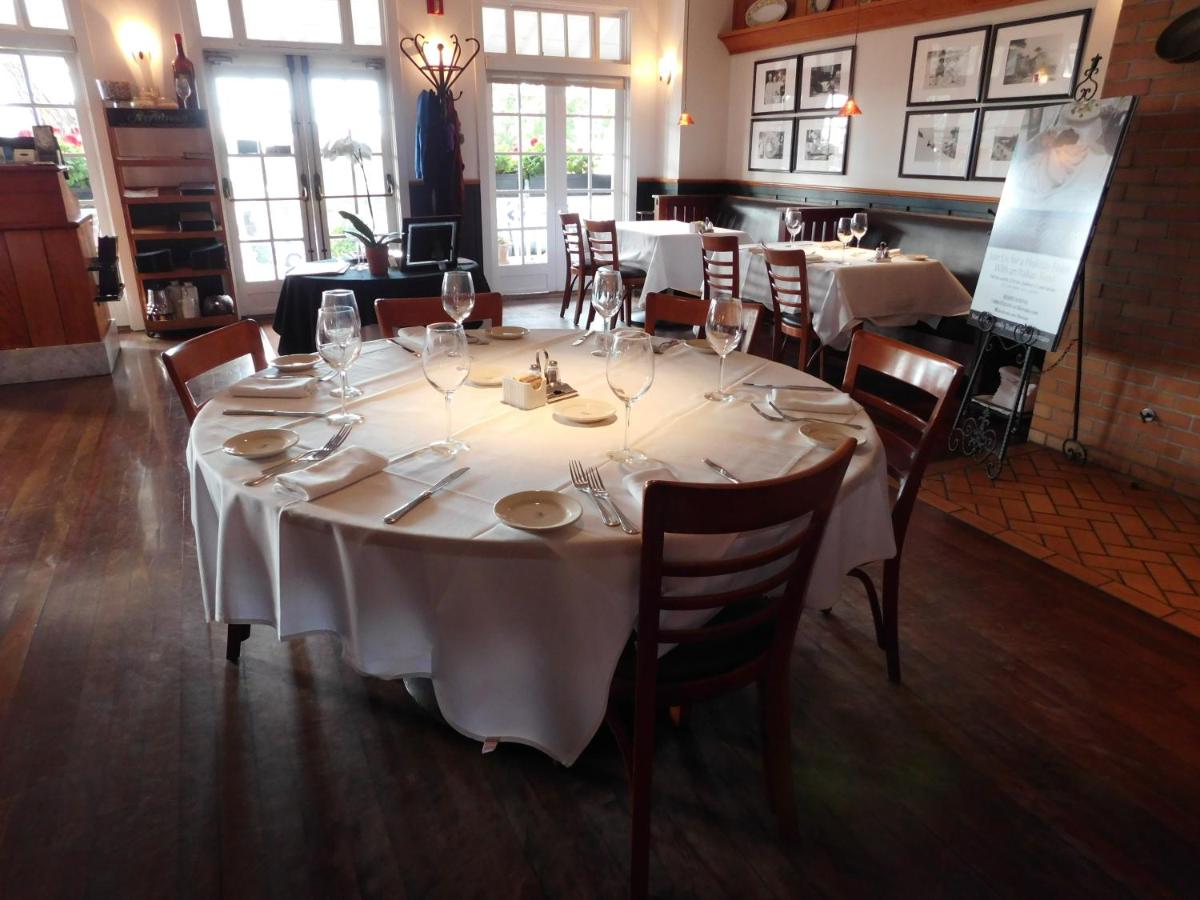 | Pine Inn - Carmel