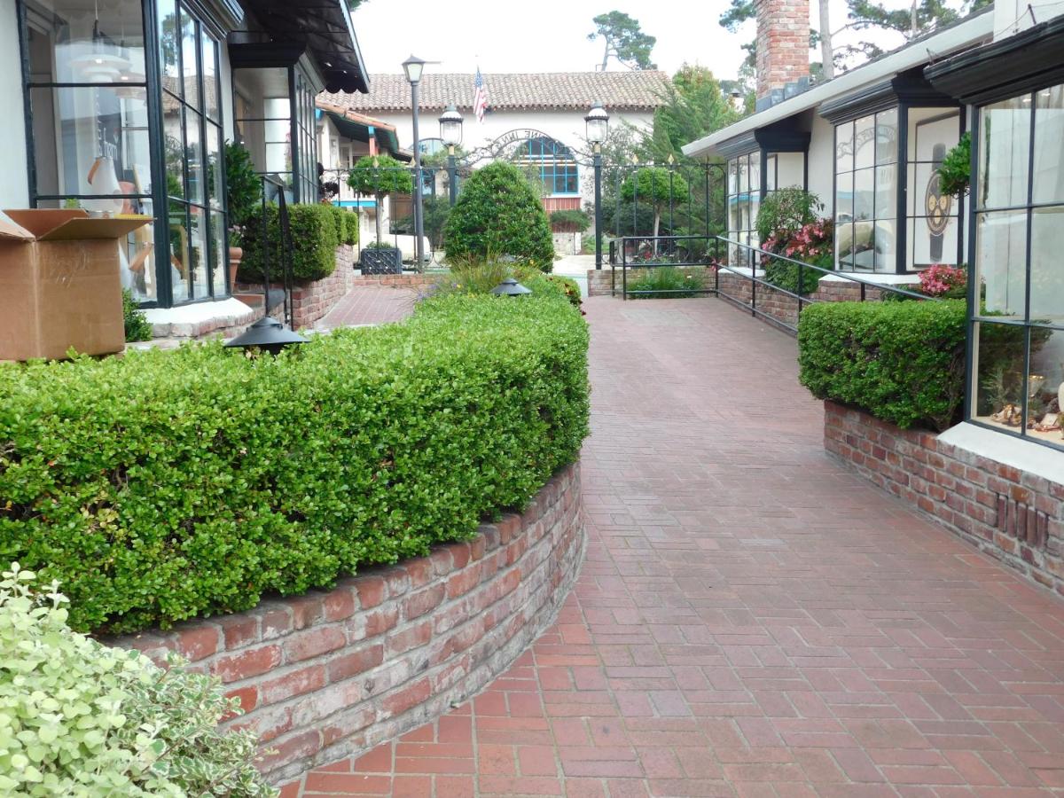 | Pine Inn - Carmel