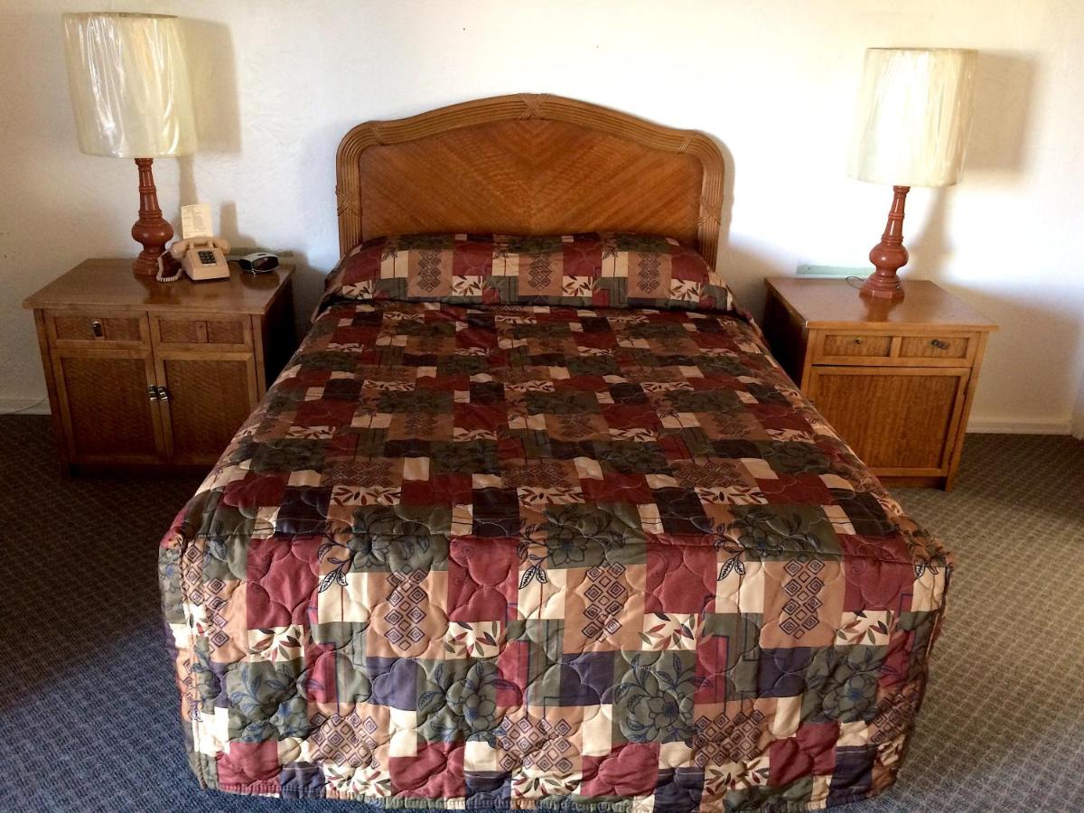 | Connell Inn and Suites