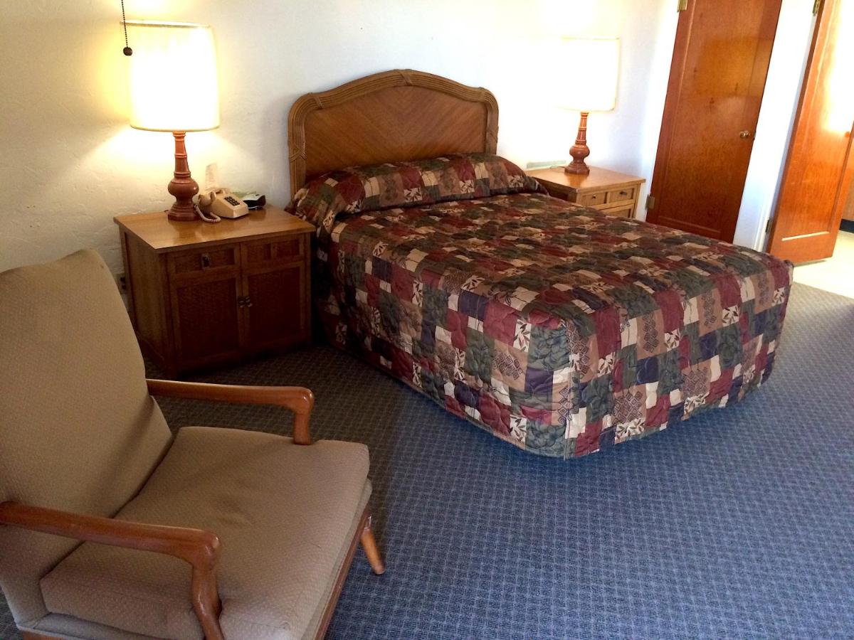 | Connell Inn and Suites