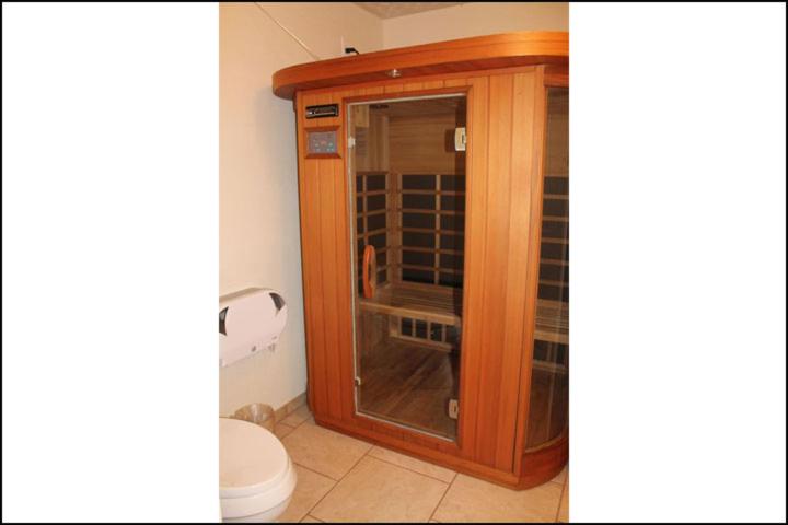 | Pipestem Spa, Event Center and Mountain Chalets