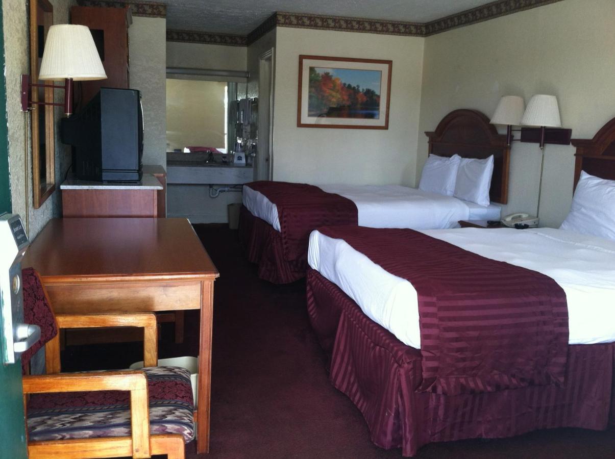| Knights Inn Hurricane Mills