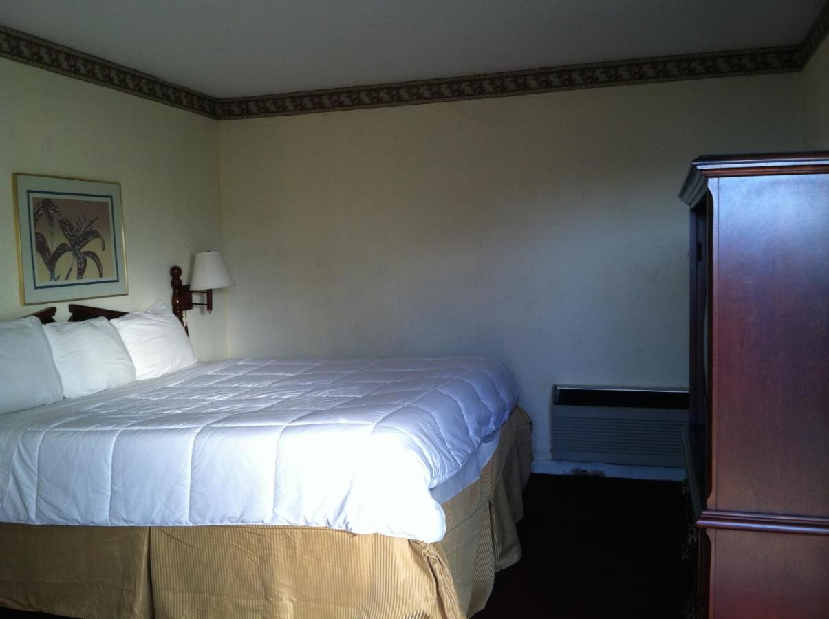  | Knights Inn Hurricane Mills